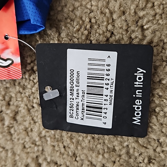 Cycling jersey and bib - Picture 8 of 9